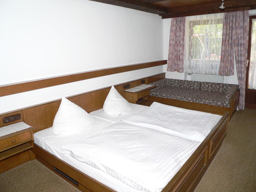 Gasthof - Pension Zur Post Achslach Chambre photo